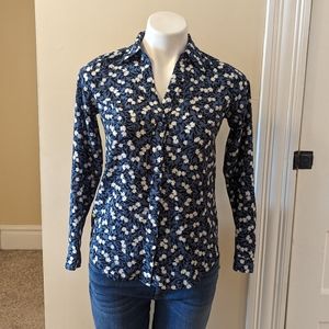 Ann Taylor petite black, blue and white floral button down top size XXSP